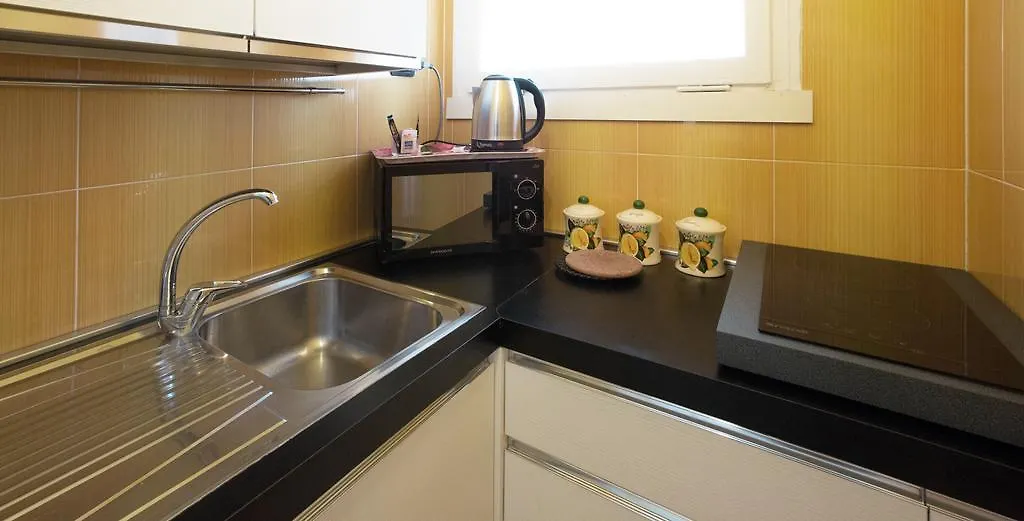 Residence Mignoncase Tre Milan Italy